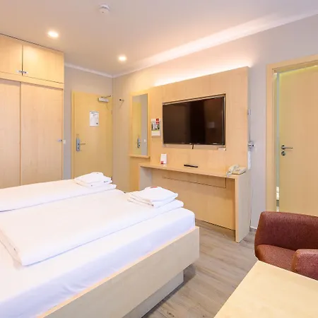 An Der Stadthalle Rostock-hbf (adults Only) 3*